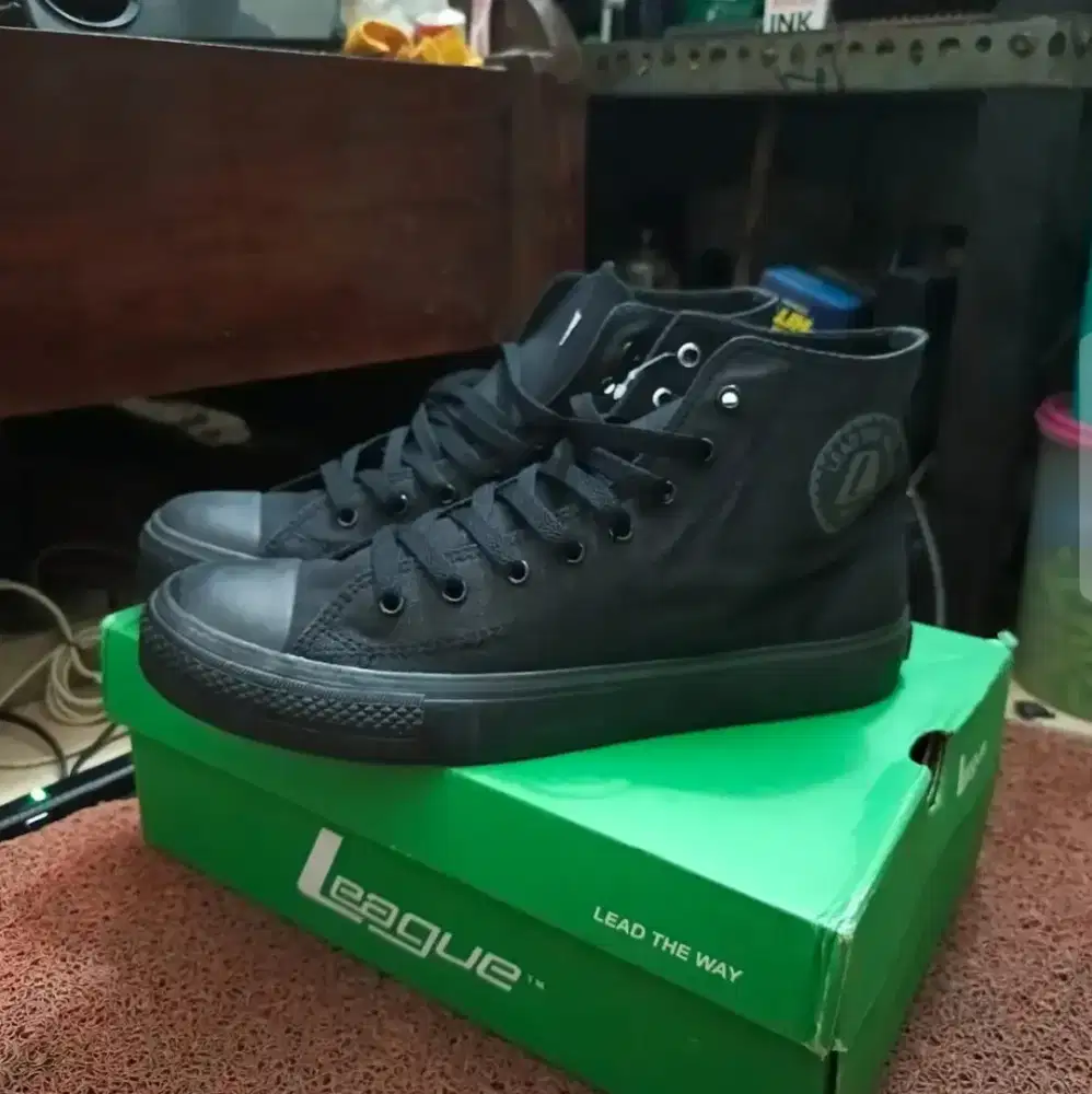Sepatu League model Converse