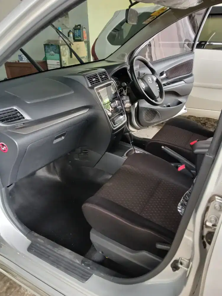 Toyota avanza veloz 1.5 silver 2020