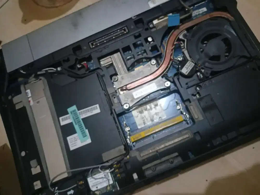 Dijual laptop apa adanya bu