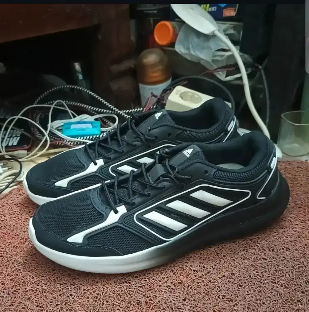 Sepatu Adidas Running