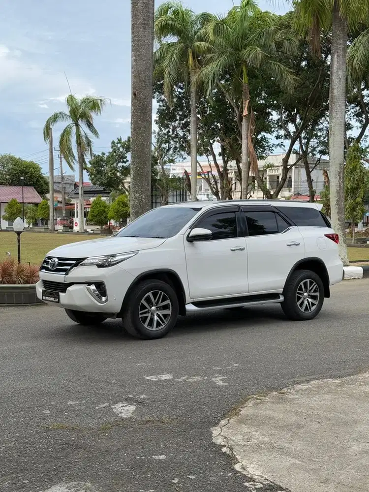 TOYOTA FORTUNER 2.4 VR-Z SOLAR AT 2016