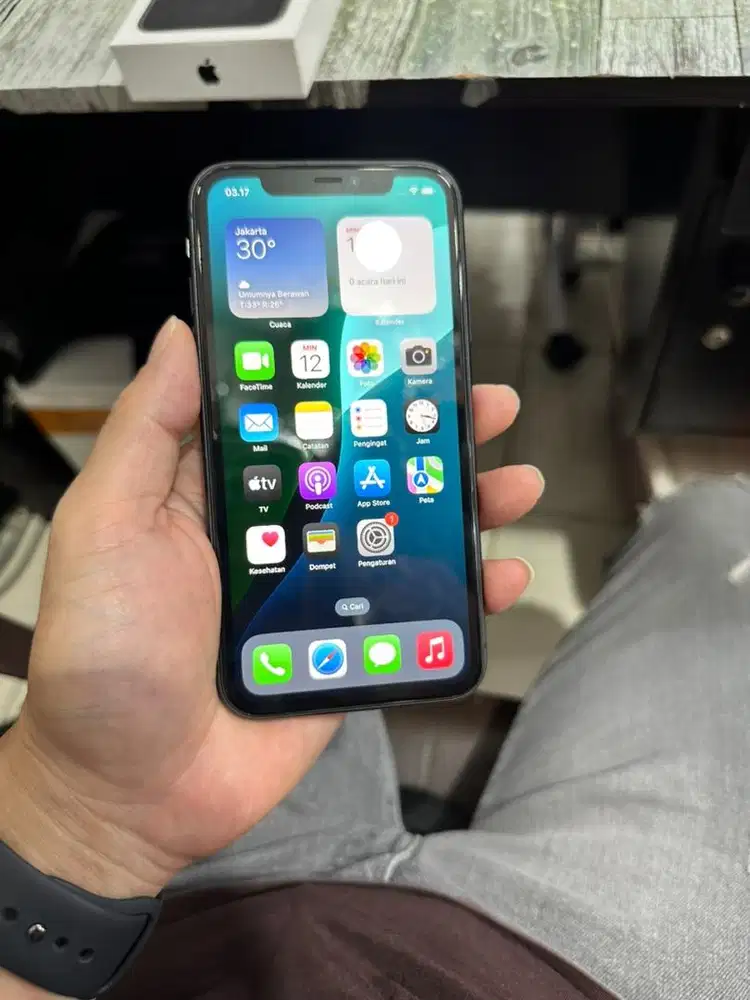 Iphone 11 128 ibox istimewah fullset original no kabel aja net aja