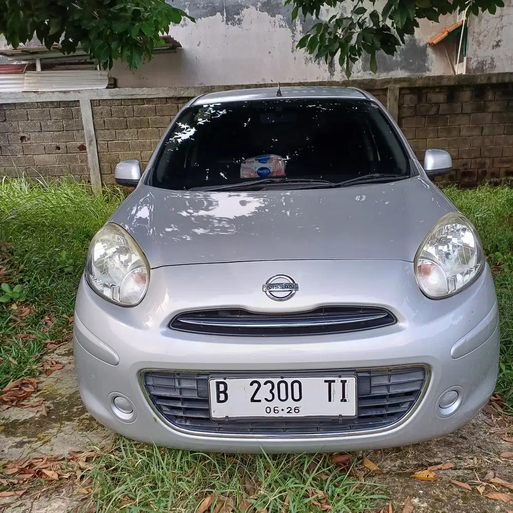 Nissan March 2011 Bensin