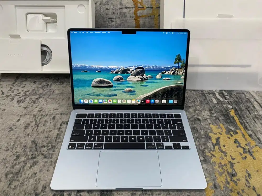 MacBook Air M4 13 Inch 2025 16/256Gb Garansi iBox On 31 Agt 2026