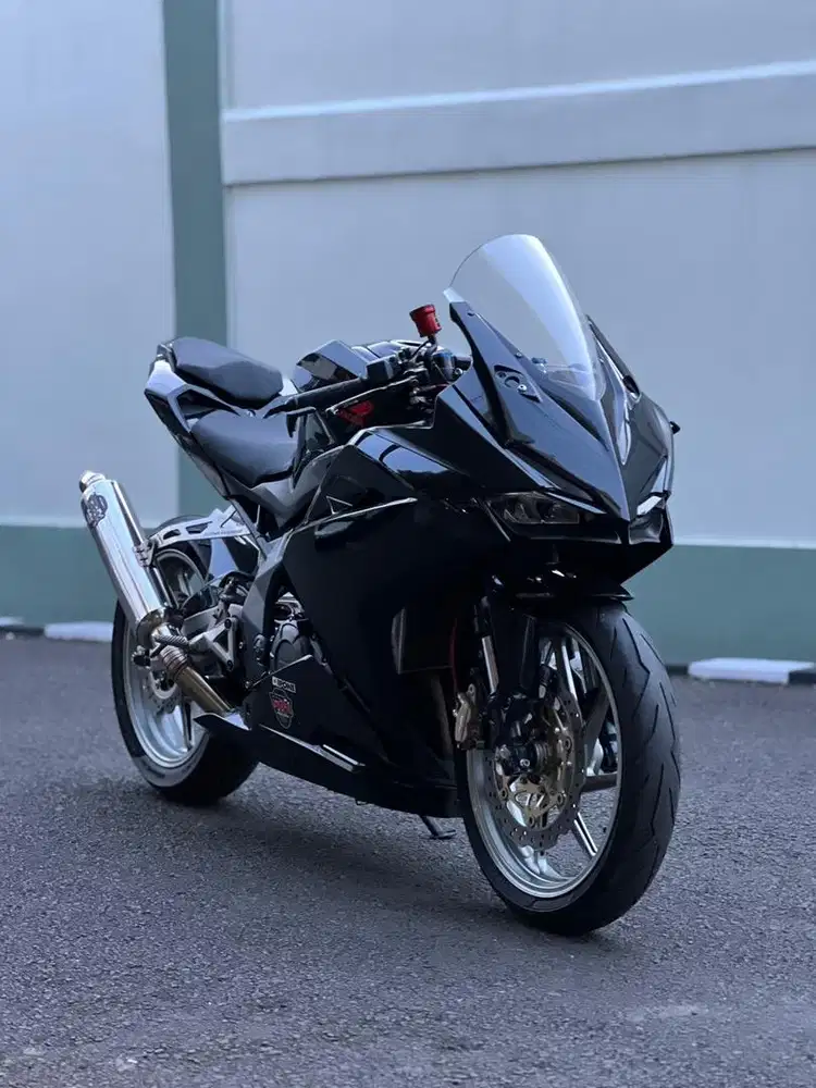 Honda CBR 250rr ( 2021 )