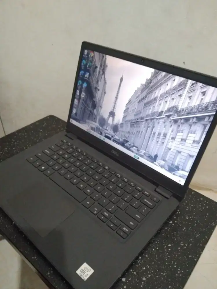 Laptop Dell intel core i3 10th gen