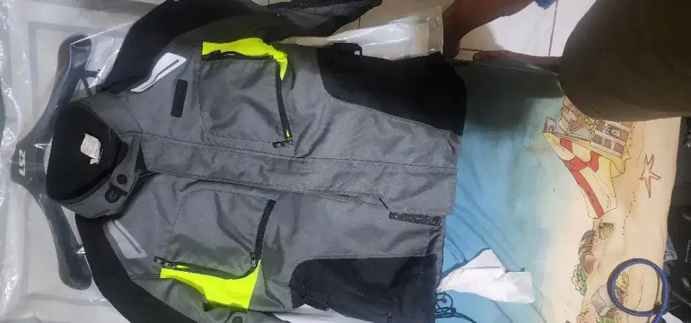 Jaket Ls2 phase man jaket size m  water proof cocok untuk touring