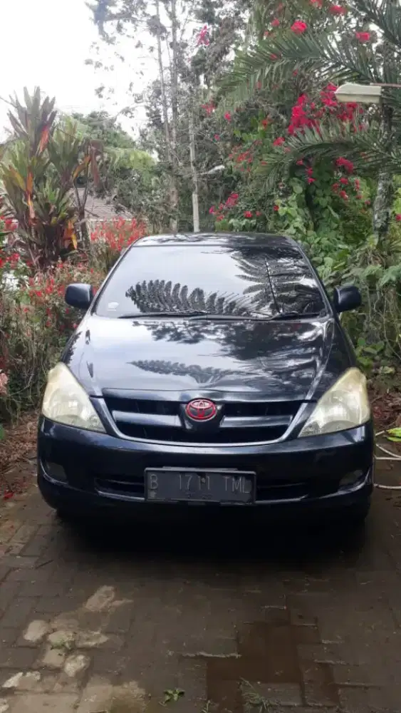 Dijual Mobil innova bensin