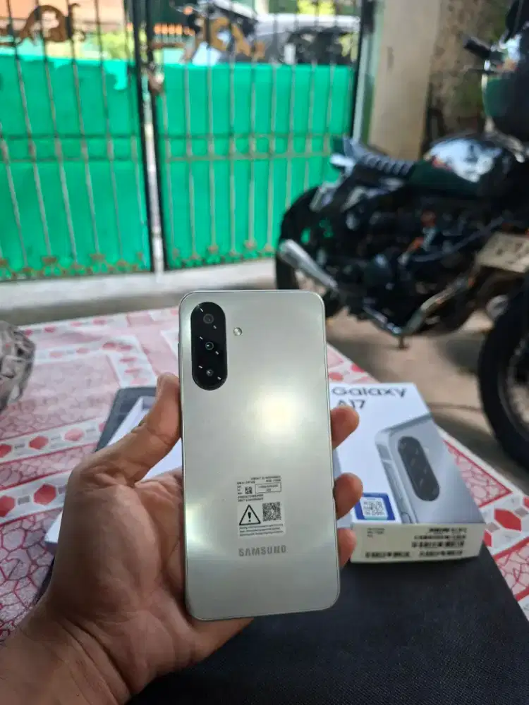Samsung A17 8/128gb likenew perfec