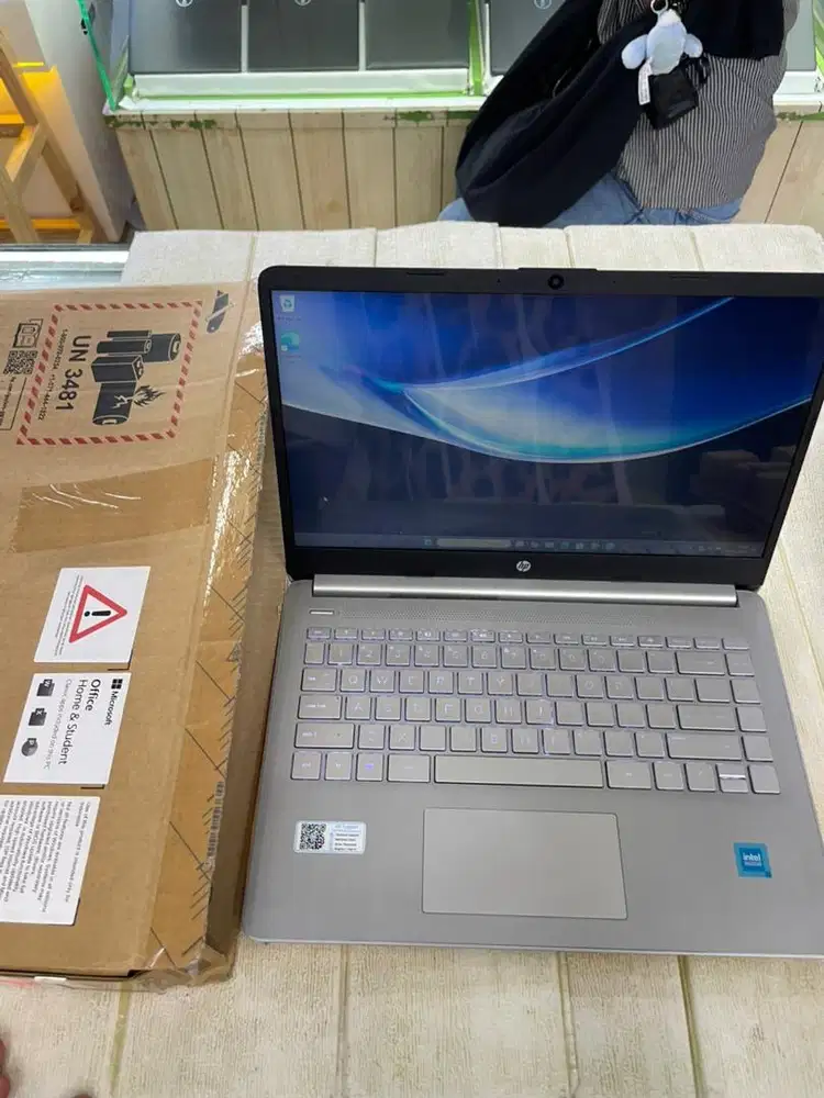 Laptop Hp 14s 14 8/256gb intel celeron bekas murah