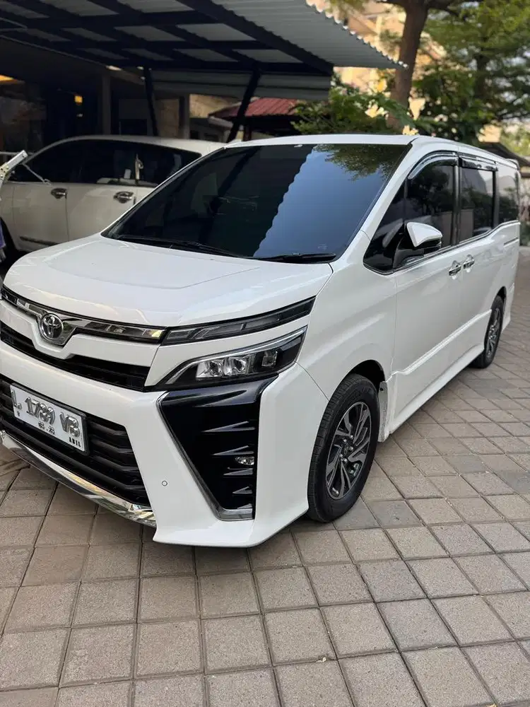 Toyota Voxy 2018 Bensin