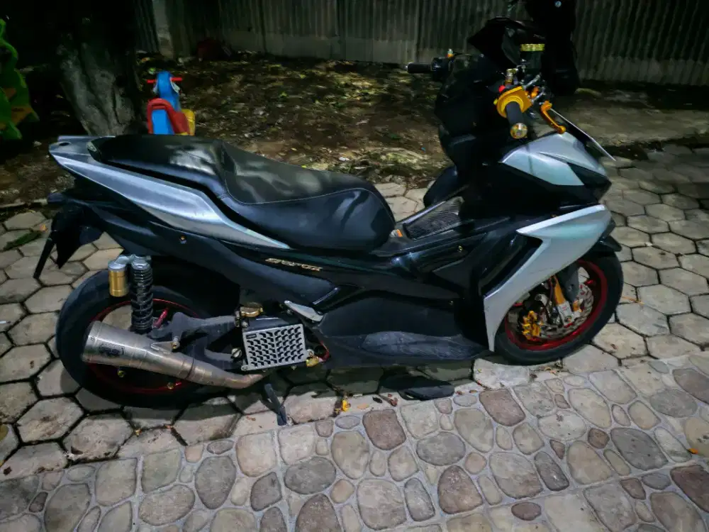 AEROX NEW ABS 2023 SILVER