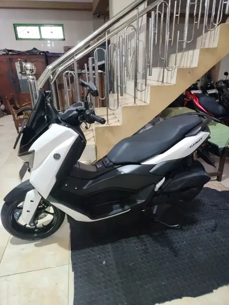 Nmax neo keyless putih 2024 Gbm