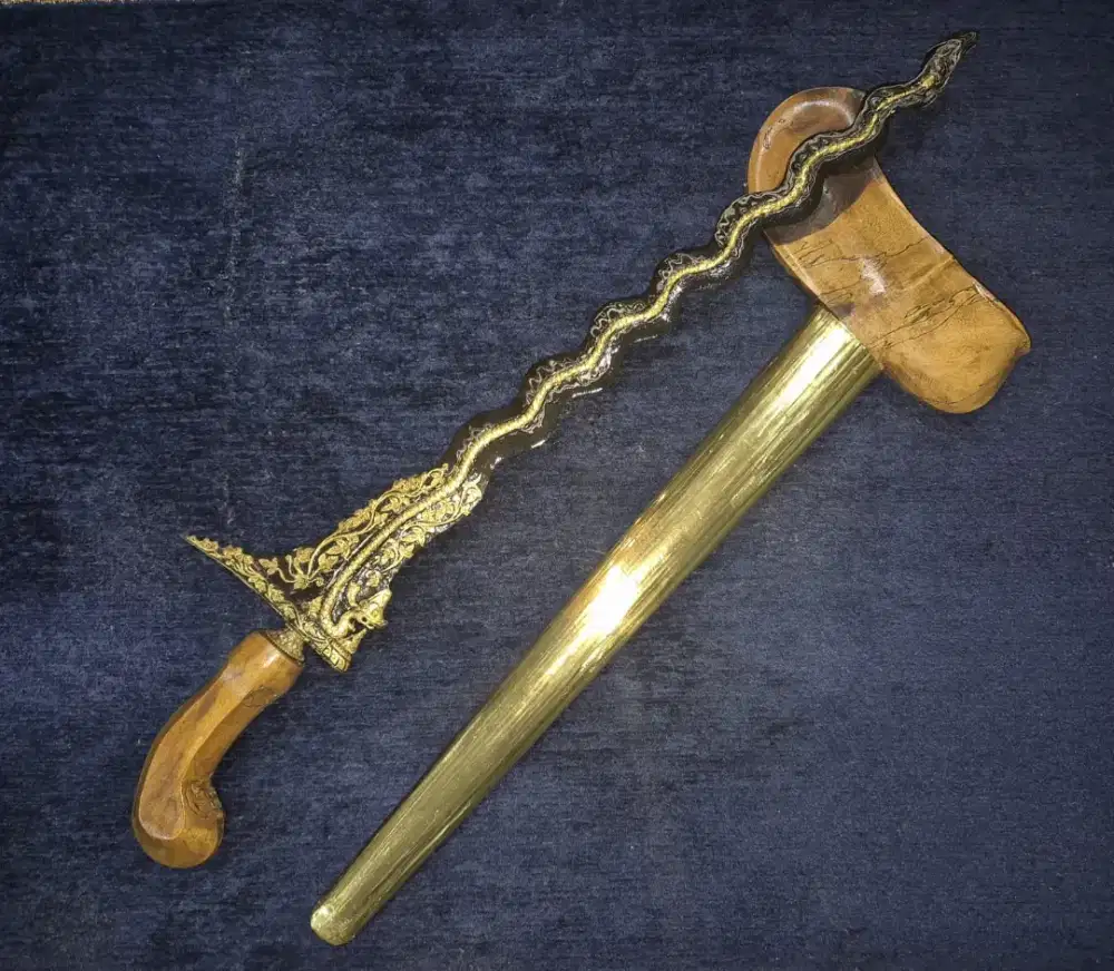 Keris Naga Sasra kinatah