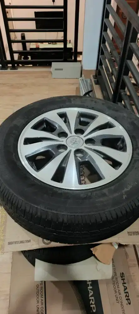 Velak dan ban innova 2015