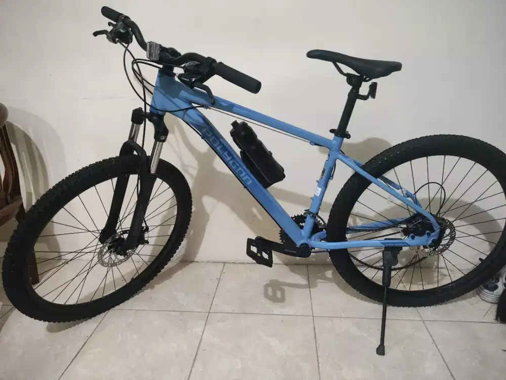 Polygon cascade 3 biru