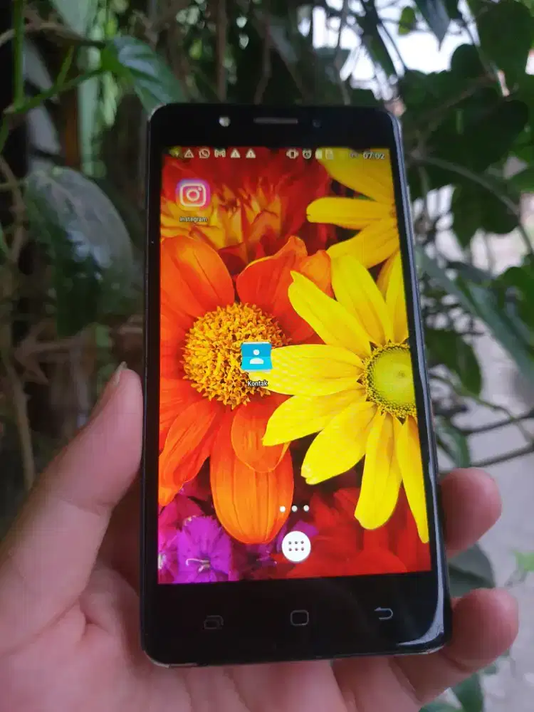 Smartfren andromax L 4G LTE Ram 2/16Gb mesin sentuh normal ada minus