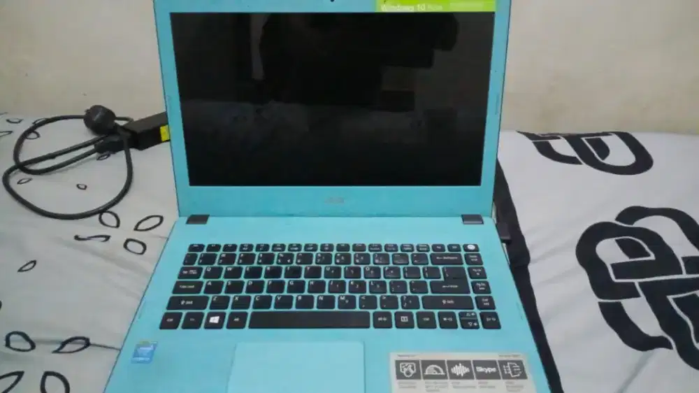 Laptop asire E 14