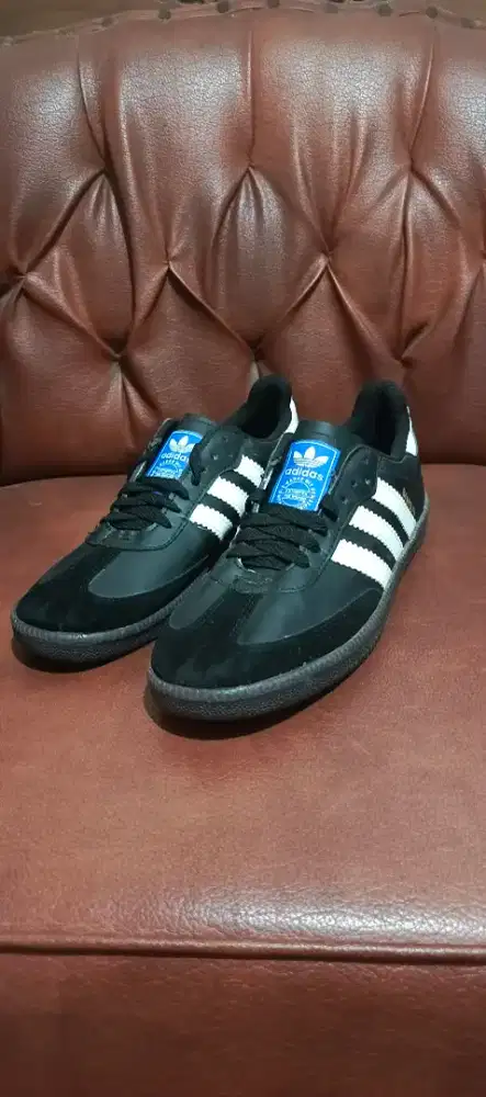 Sepatu Samba Hitam