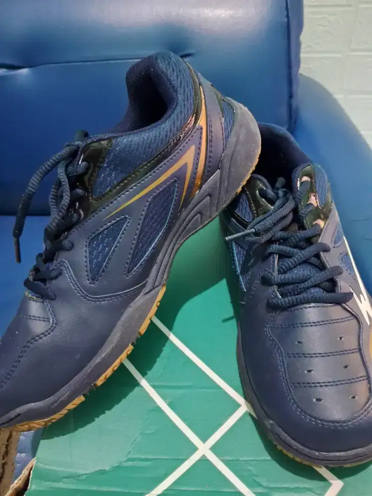 Sepatu Badminton Eagle
