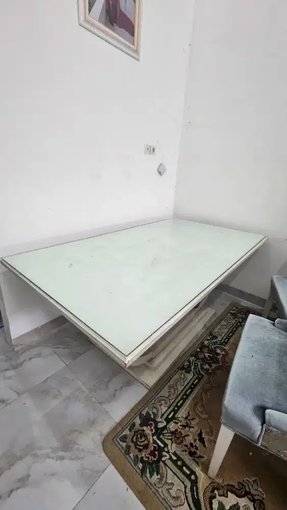 Set Meja Makan Kaca Elegan 6 Kursi