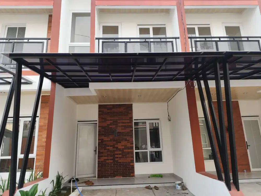 Di jual rumah 2 lantai di Petukangan bagus tanah luas