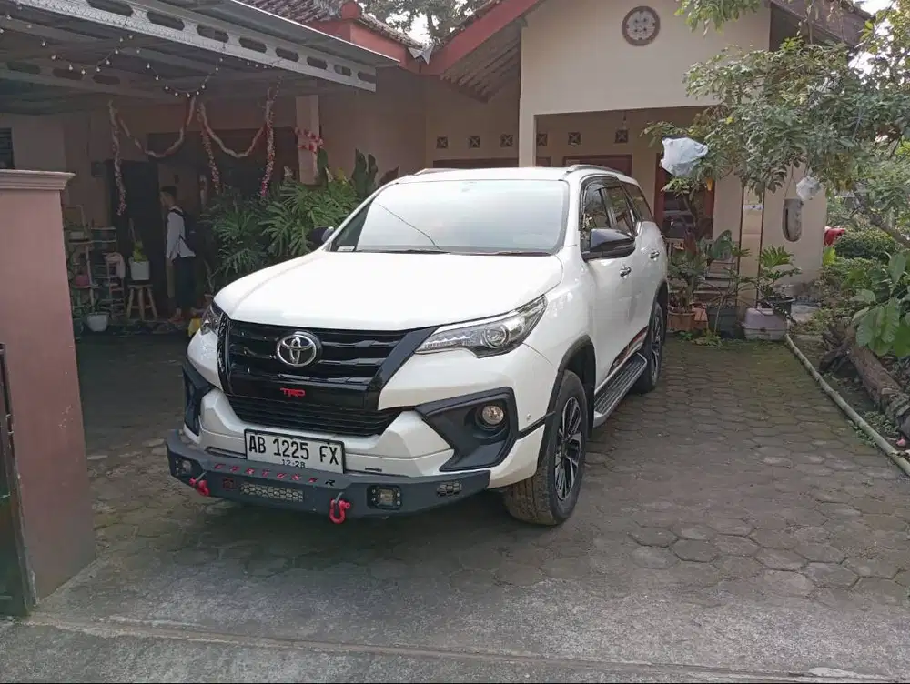 Fortuner 2.4 TRD SOLAR AT