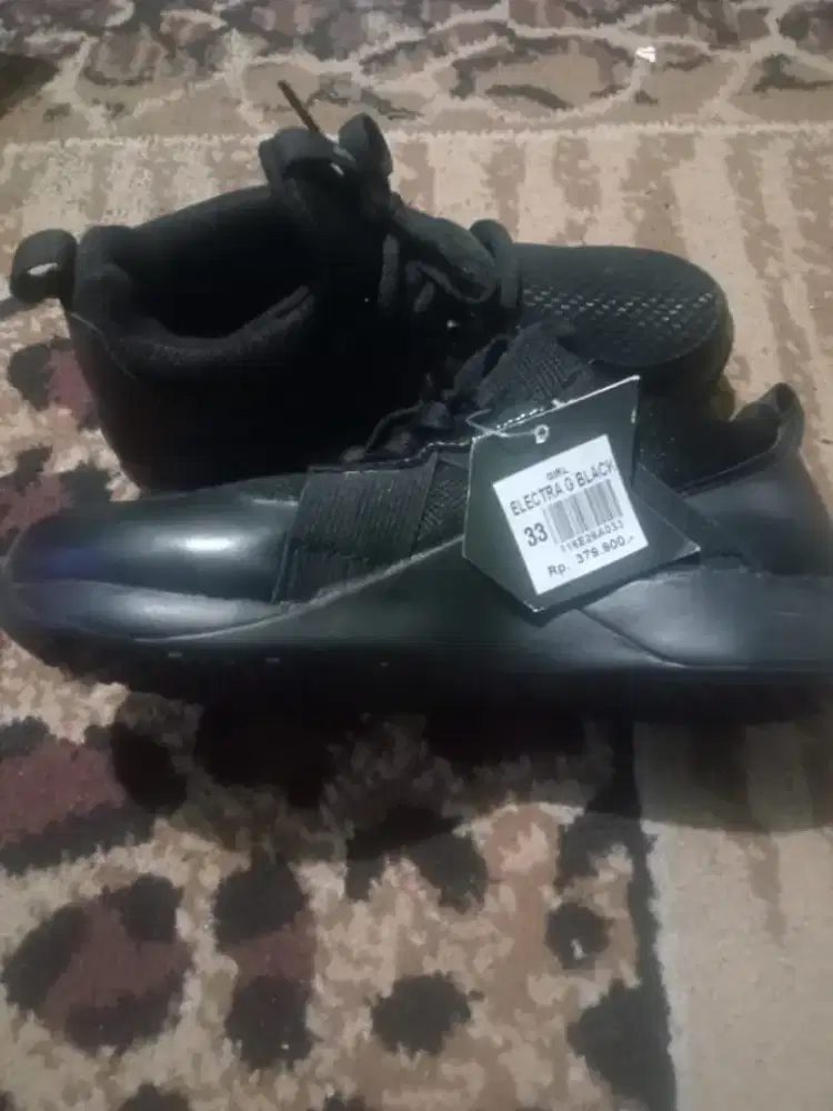 Sepatu presice uk 33