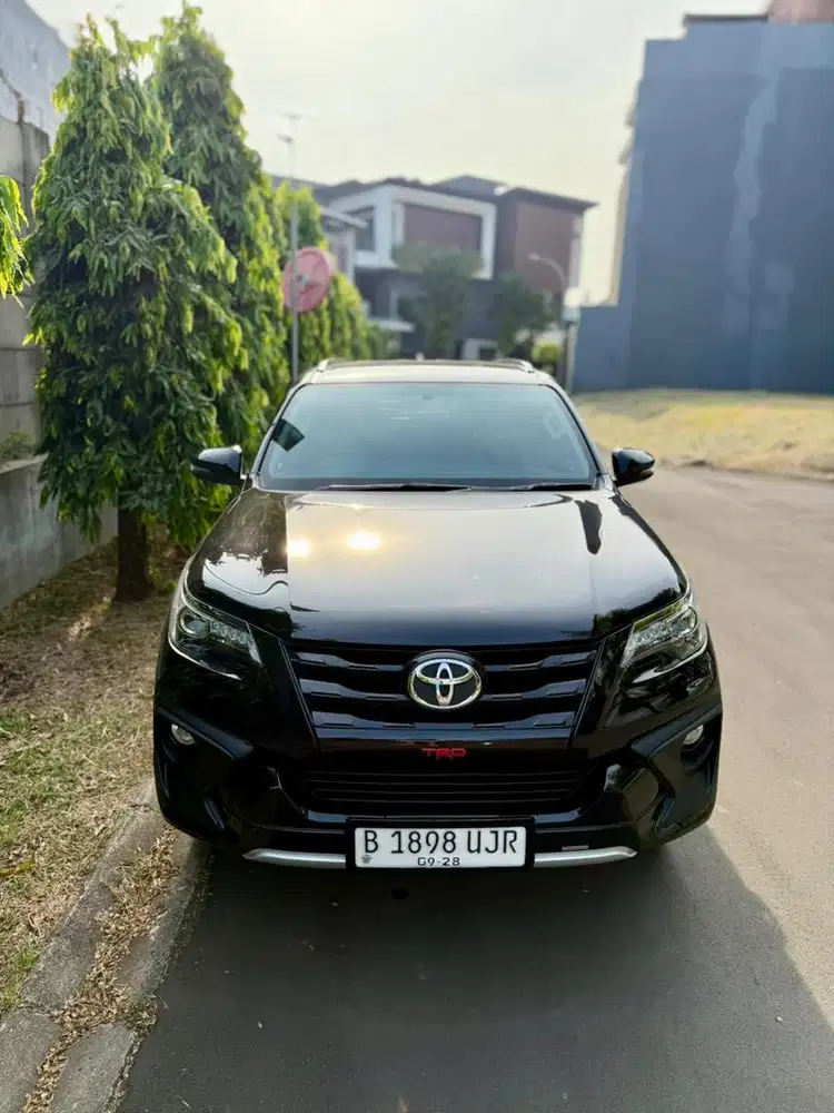 Toyota Fortuner TRD VRZ 2018 AT low km