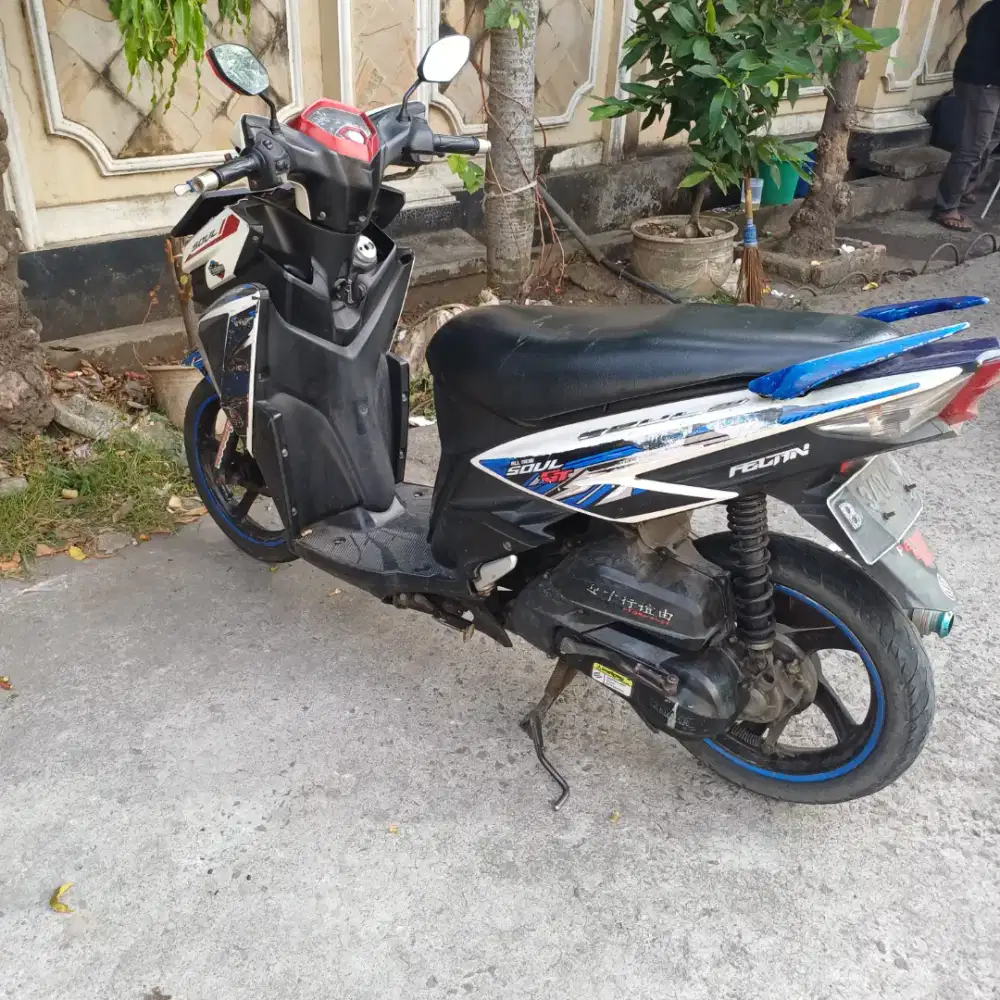 Yamaha soul GT Tahun 2015 warna putih 125 Cc pemakaian Pribadi