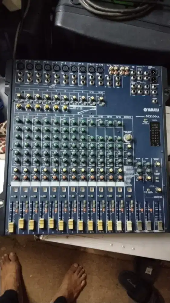 Mixer Yamaha MG166CX