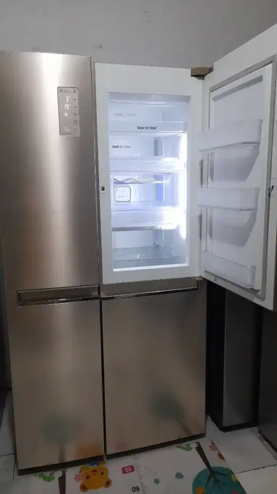 Dijual kulkas 2pintu door in door LG normal mulus