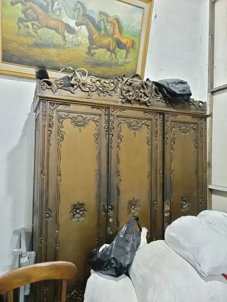 Set lemari tempat tidur meja dan kaca jati tua ukir an antik bs nego