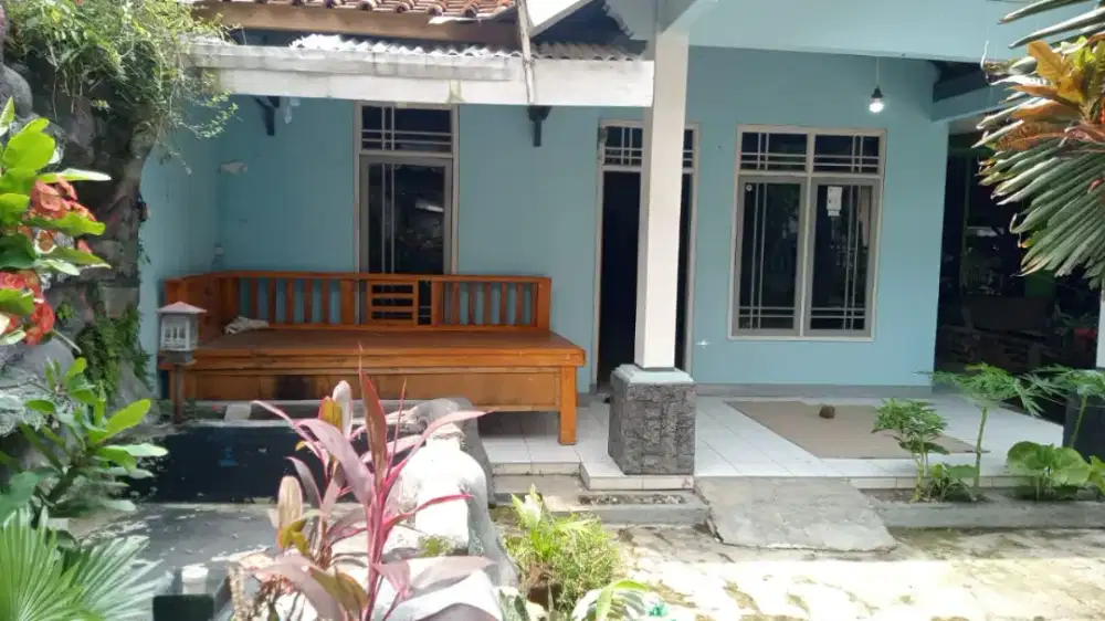 Dijual rumah di ousat kota garut