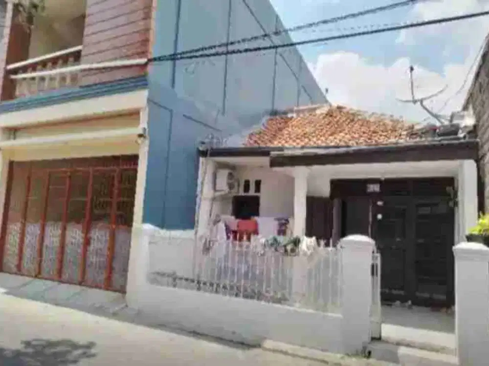 Rumah Nyaman akses 2 mobil Rawamangun