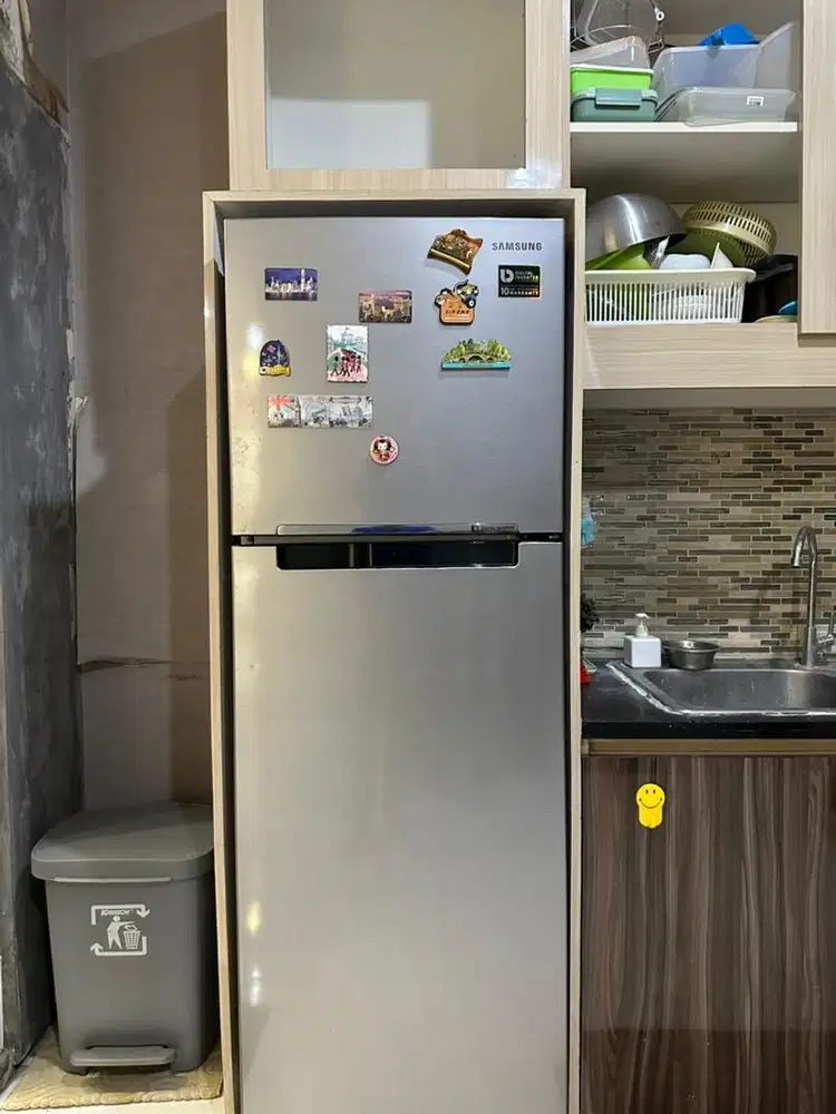 Kulkas 2 Pintu siap pakai, keadaan normal