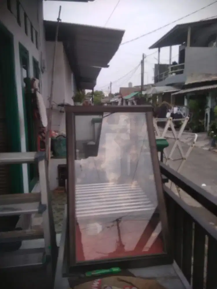 Etalase bisa buat dagang kondisi baru