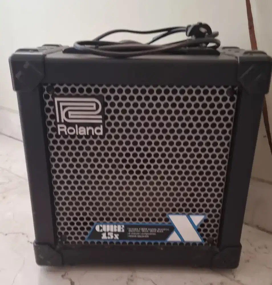 Sound sistem merk roland tipe cube 15X