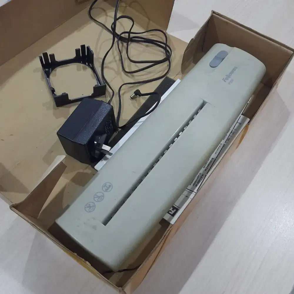 JUAL penghancur kertas. Paper shredder FELLOWES P300 Cordless