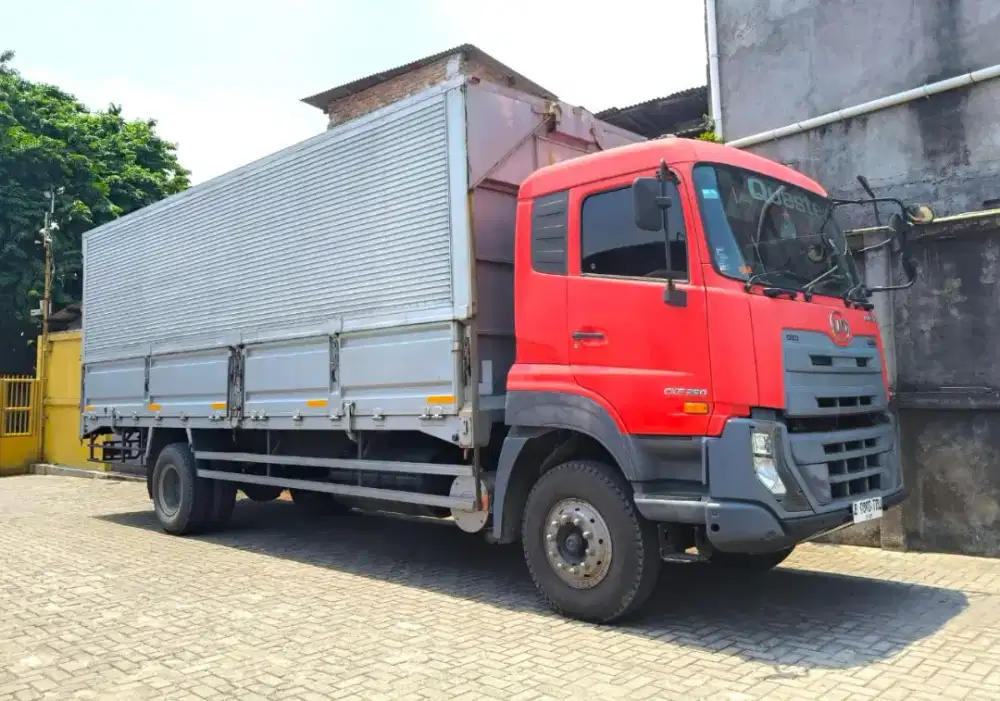 MURAH UD Trucks Quester CKE 250 wingbox UD Truck wing box 2019