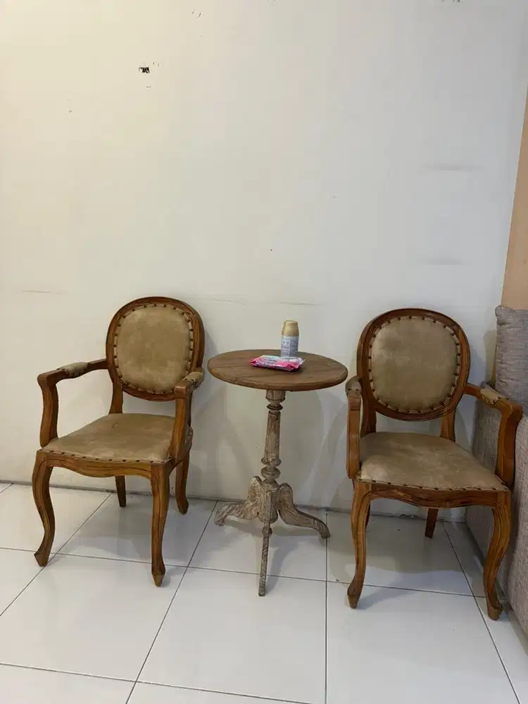 Meja dan Kursi Ngopi Santai siap pakai