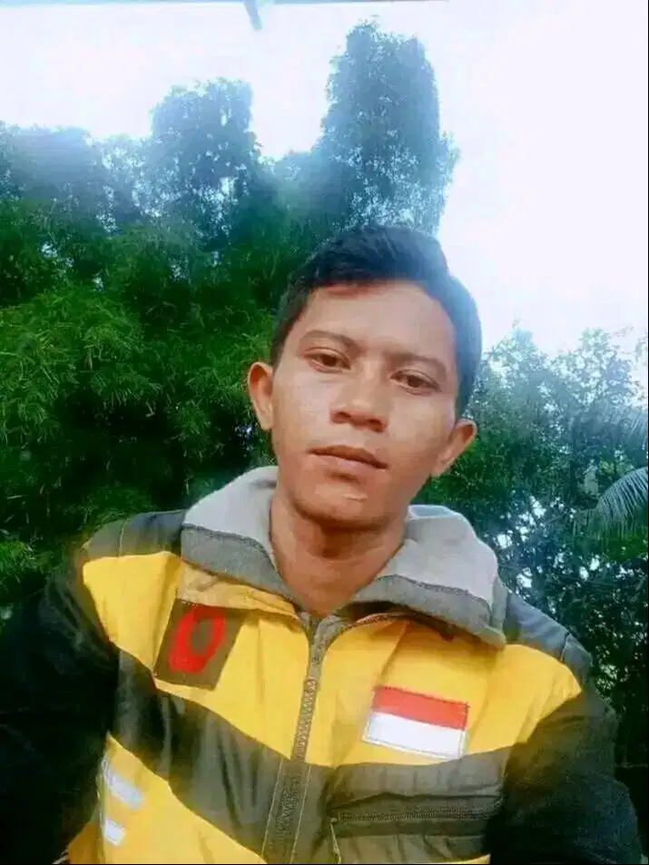 Cari kerjaan sebagai tukang kebun/security