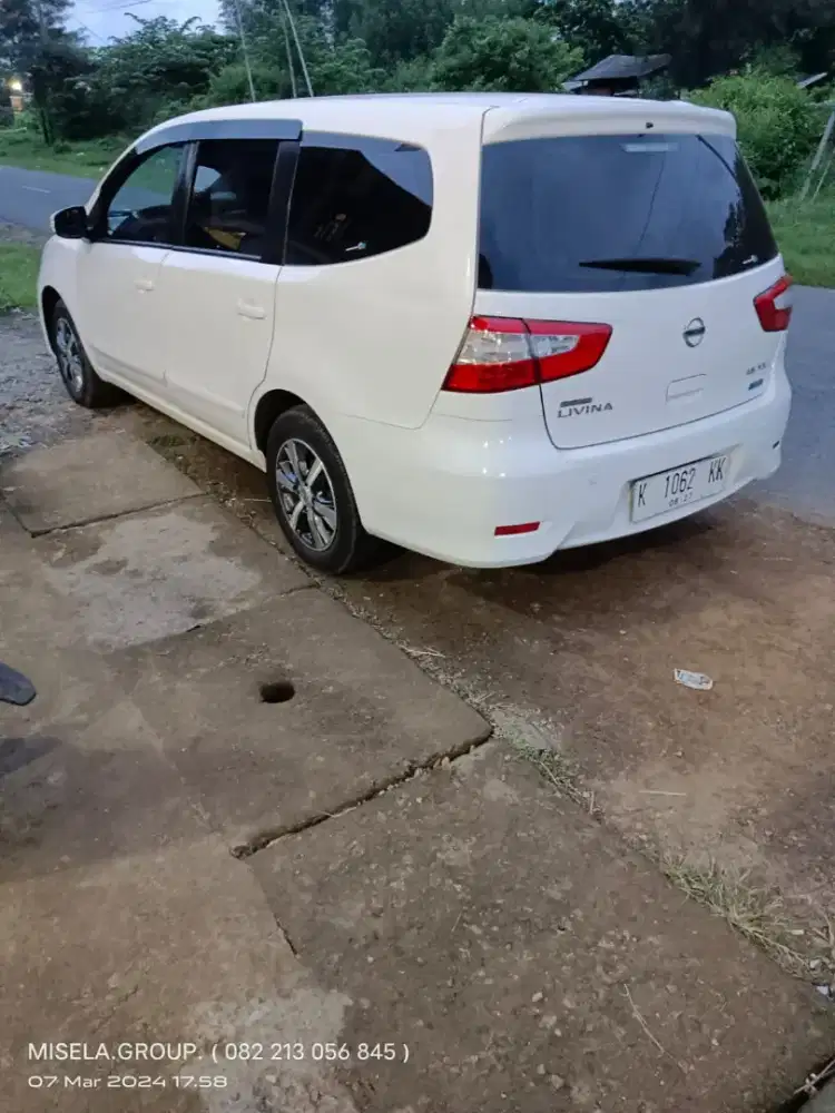 Mobil bekas milik pribadi