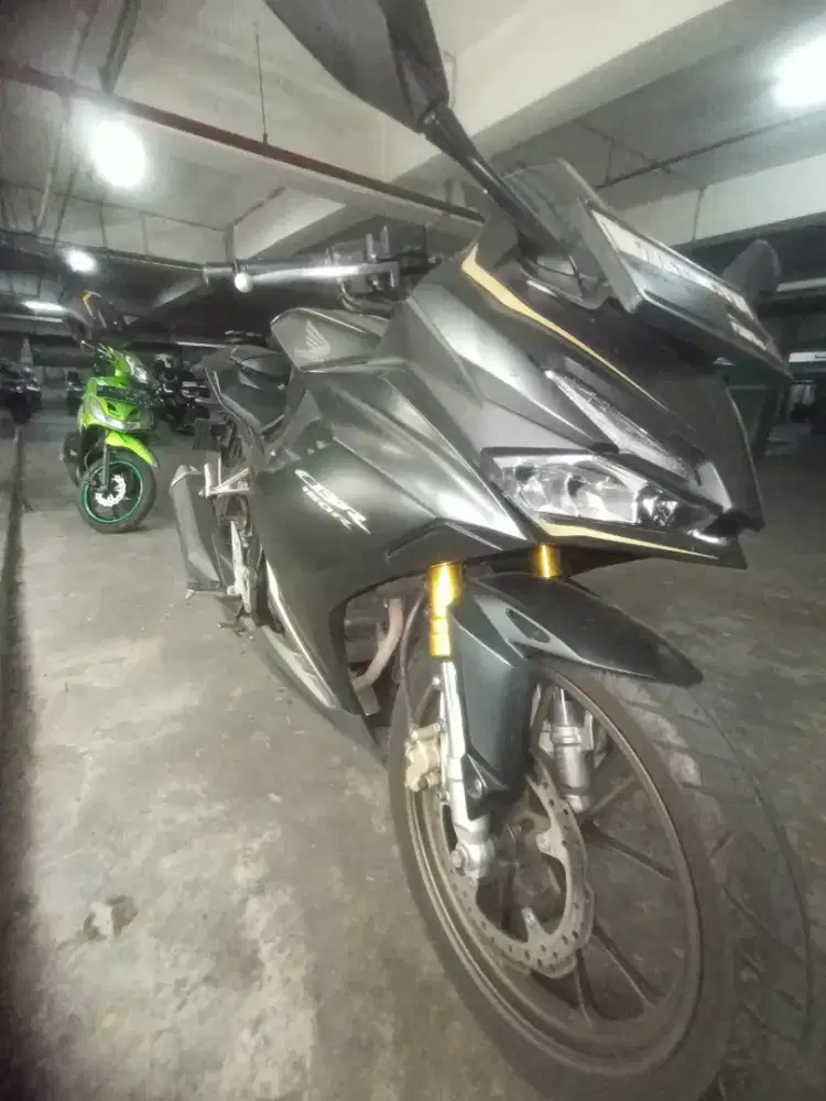 CBR 150R NIK 23 Full Orisinil Terawat Siap Pakai