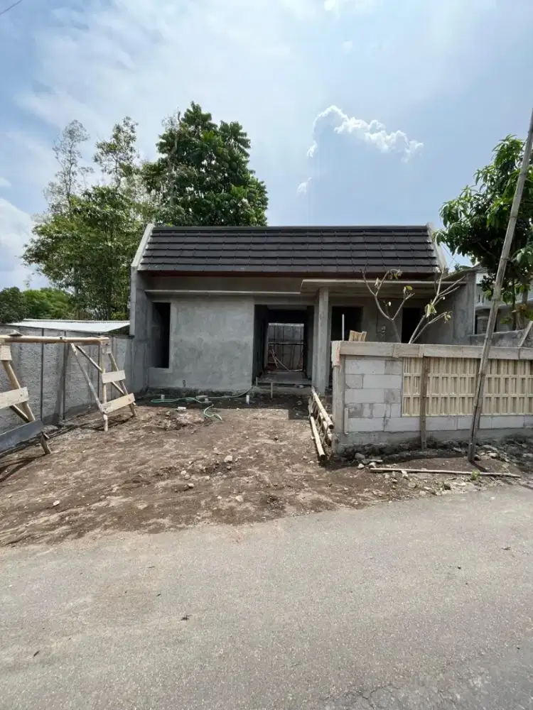 Murah Banget Rumah Baru dekat Pasar Gentan 15 Menit Ke Ugm