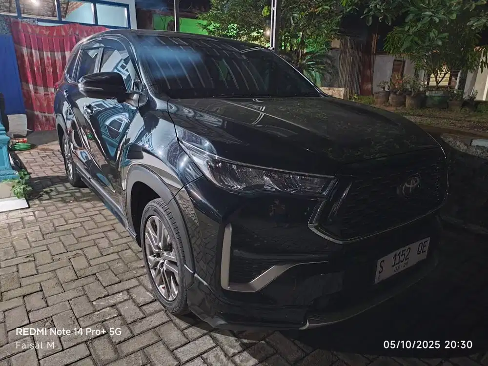 Kijang Innova zenix hybird type Q