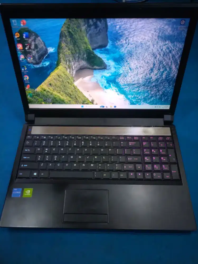 LAPTOP CLEVO PREMA 15 FHD i7 16/256 SSD DUAL VGA NVIDIA 4GB PREMA OC