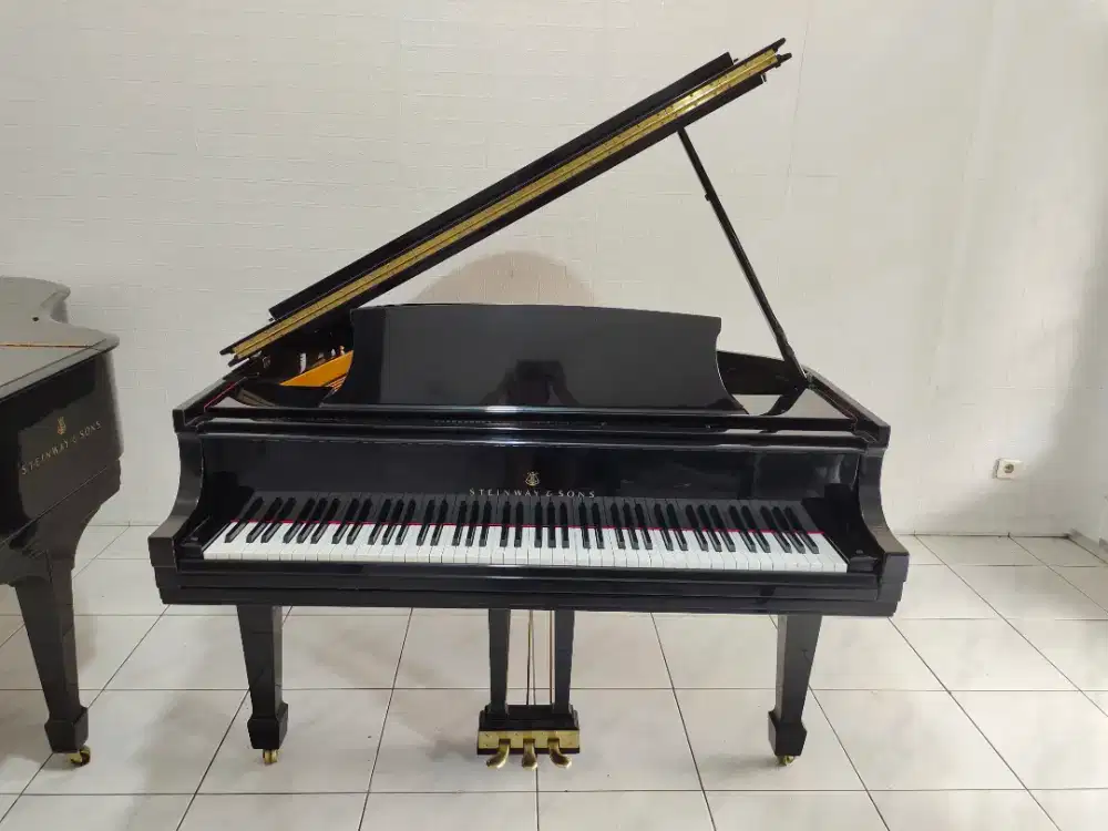 Grand Piano Steinway & Sons Type S Hamburg Jerman