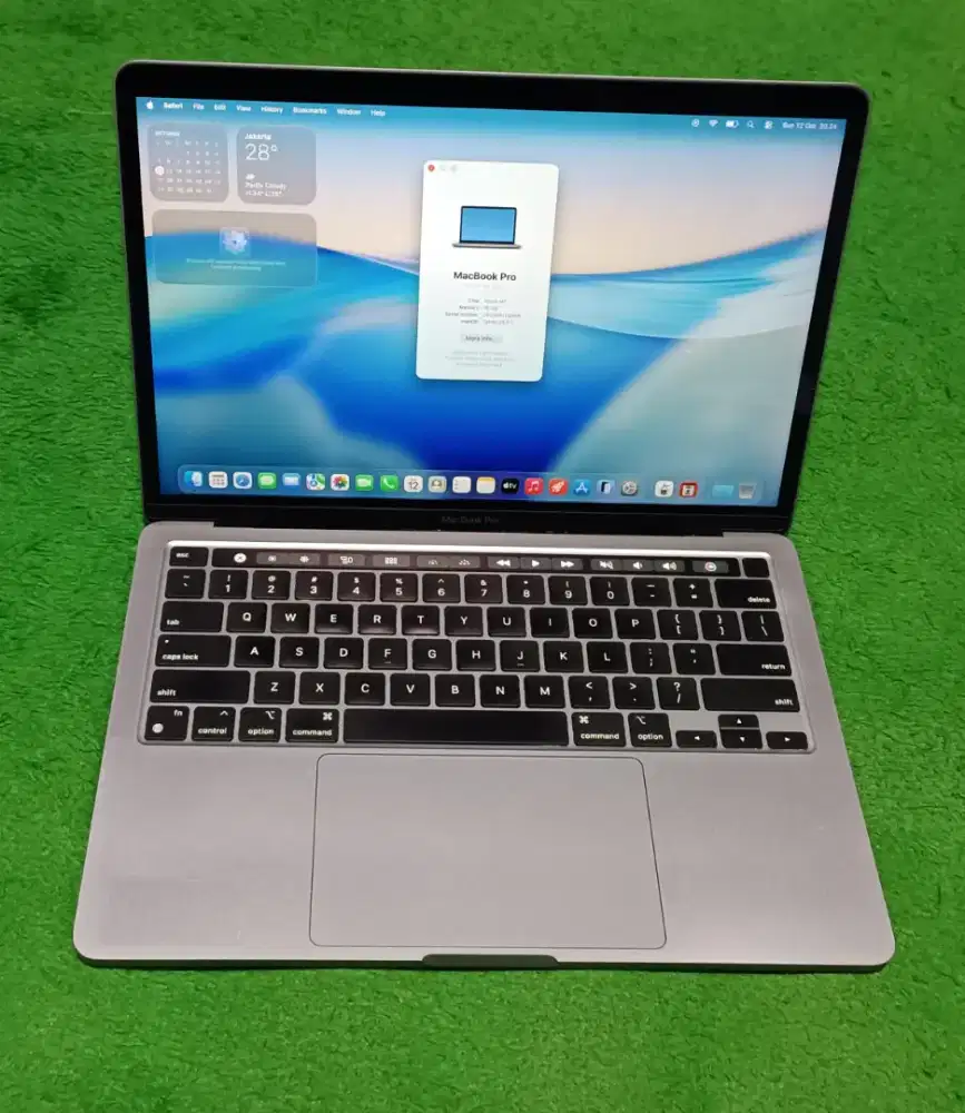Apple MacBook Pro M1 2020 M1 16/256 Grey Touchbar Mulus Murah