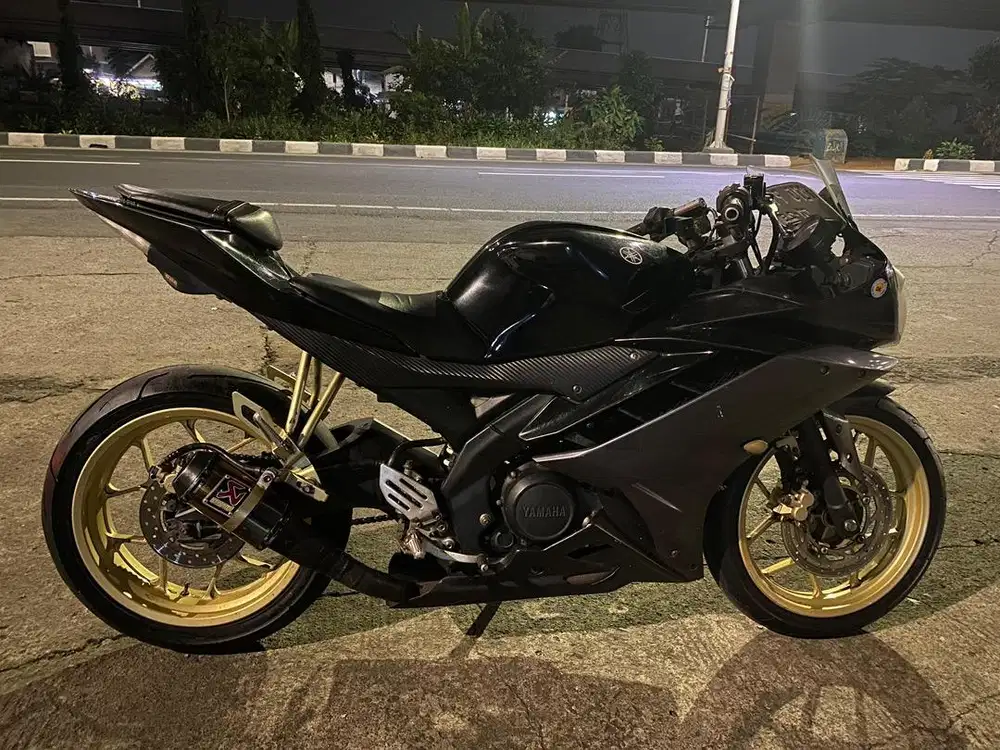 Motor Yamaha R15